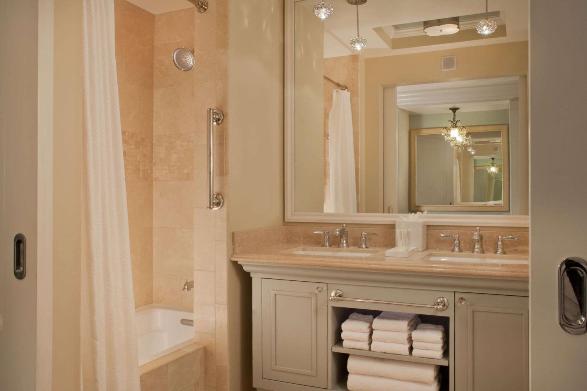 Standard King Room - Non-Smoking,1548169507:JPEG